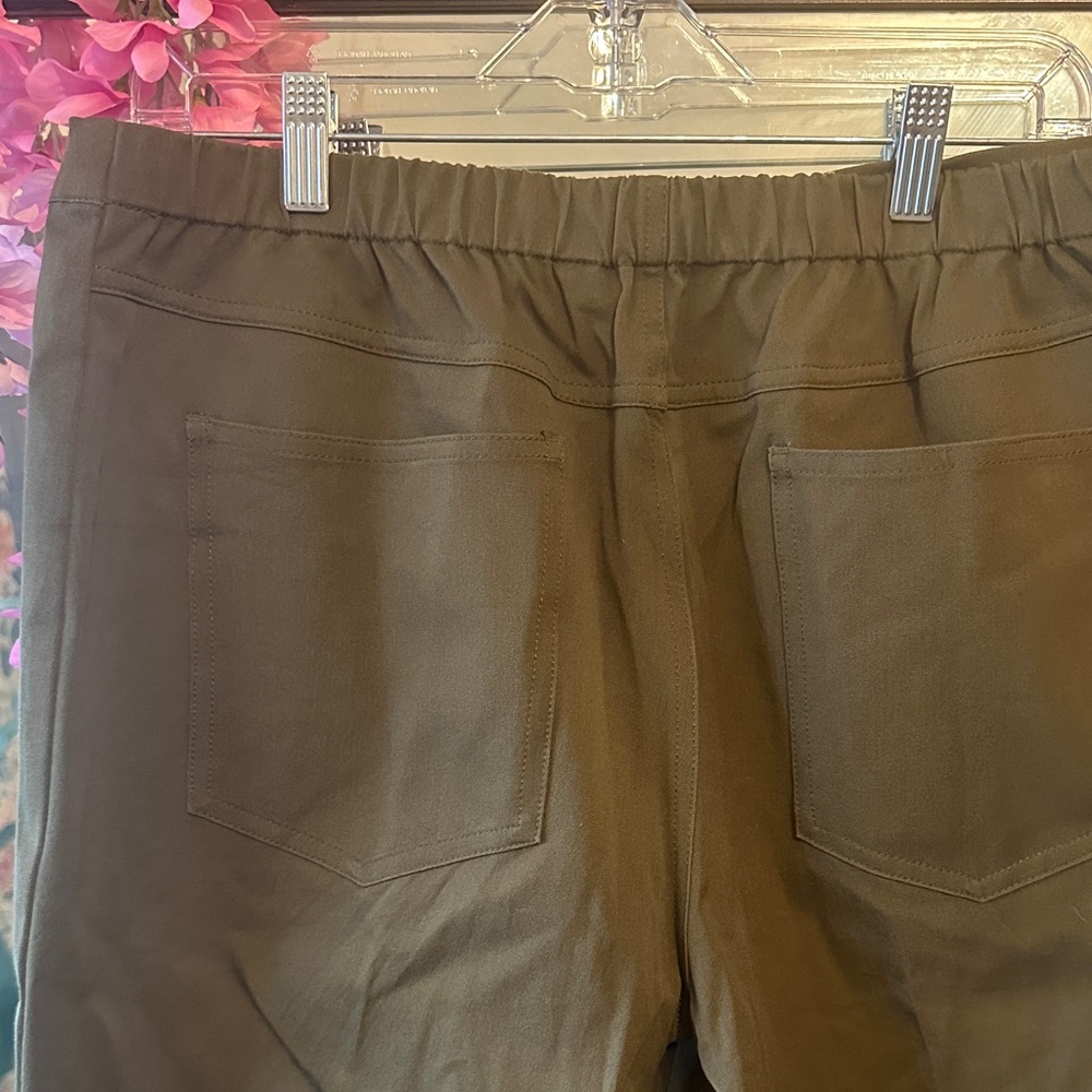 Isaac Mizrah Live Olive Green Pants - Picture 5 of 5
